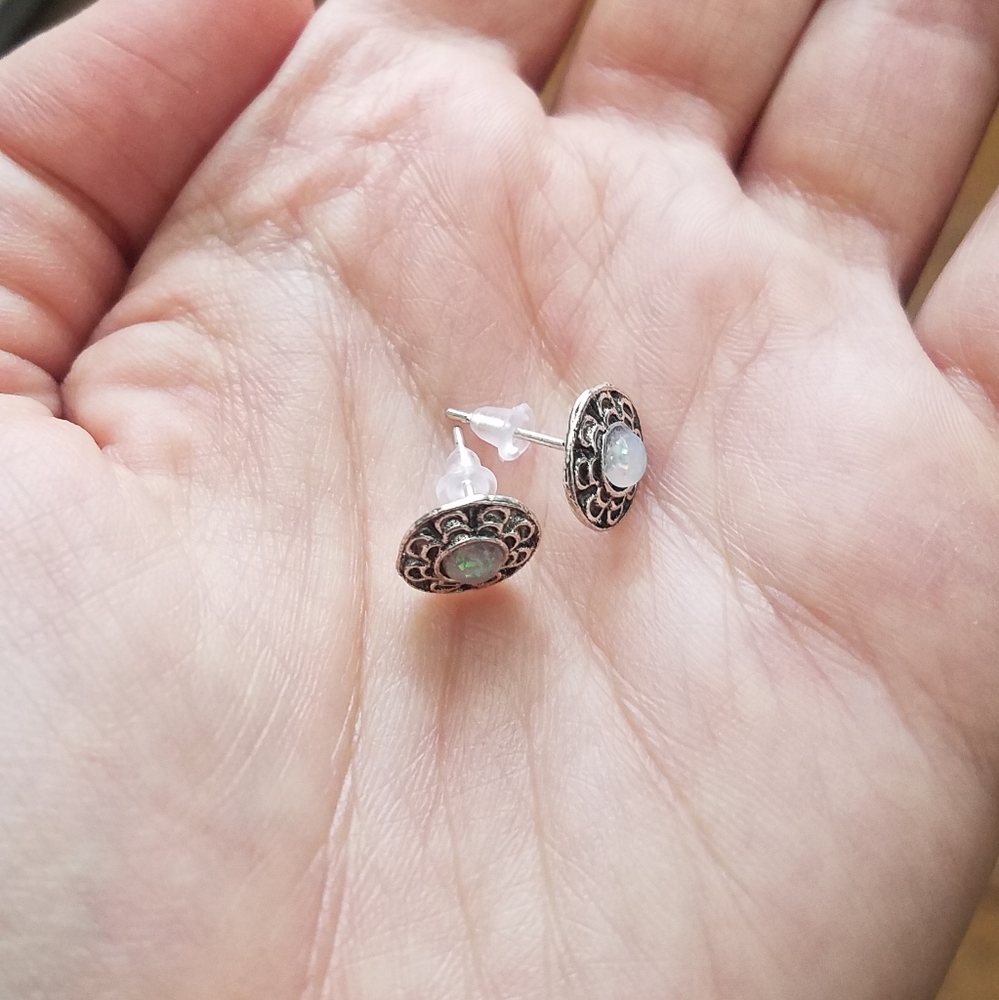NWOT White Triplet Opal Flower Stud Earrings - Picture 9 of 9